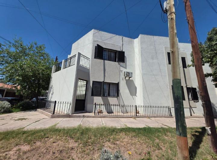 Departamento · 98m² · 7 Ambientes · 1 Cochera