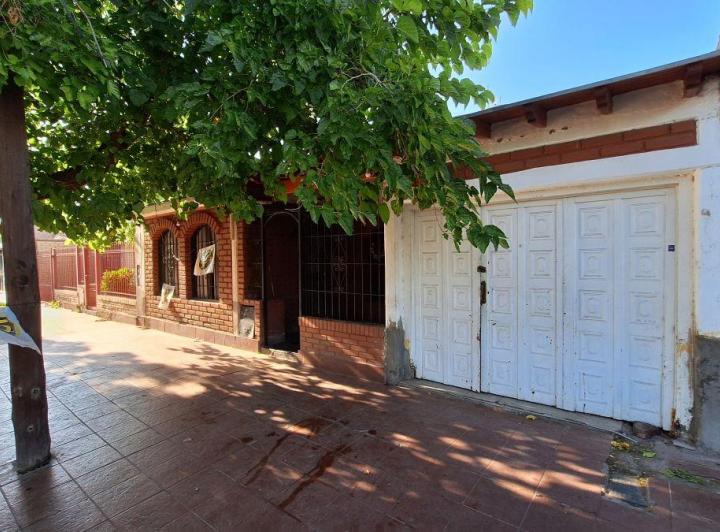 Casa · 110m² · 4 Ambientes · 2 Cocheras