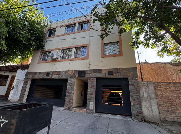 Departamento · 80m² · 4 Ambientes · 1 Cochera