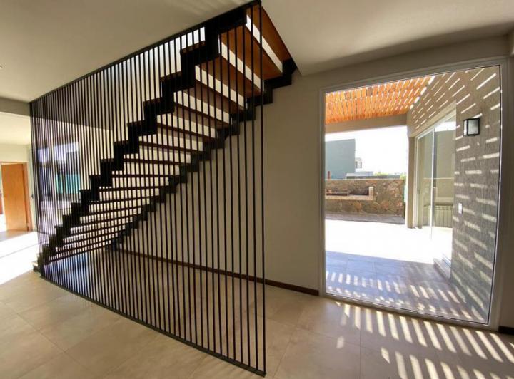 Casa · 374m² · 3 Dormitorios · 2 Cocheras
