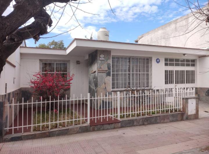 Casa · 117m² · 5 Ambientes · 1 Cochera