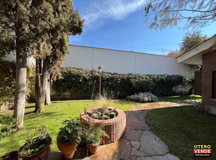 Casa · 286m² · 6 Ambientes · 2 Cocheras