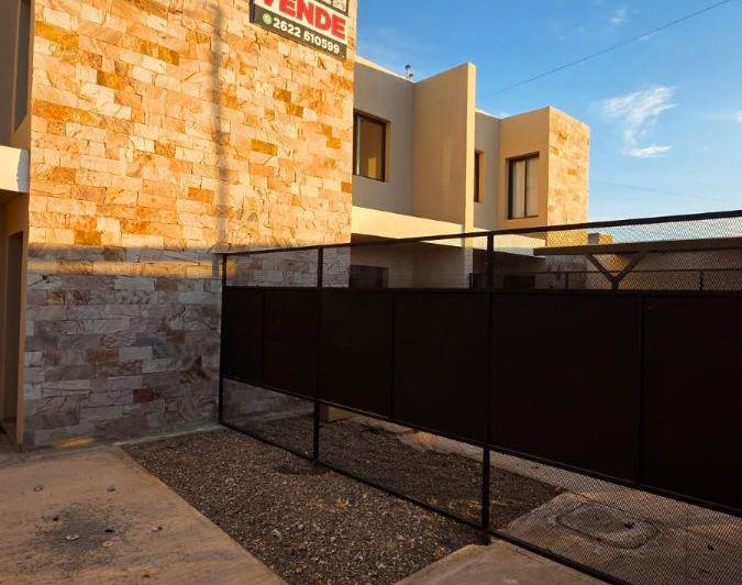 Casa · 130m² · 3 Ambientes · 1 Cochera