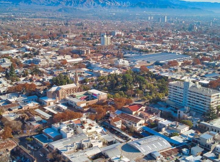 Terreno · 400m² · 1 Ambiente · 1 Cochera