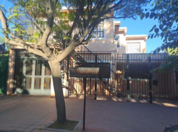 Casa · 140m² · 5 Ambientes · 1 Cochera