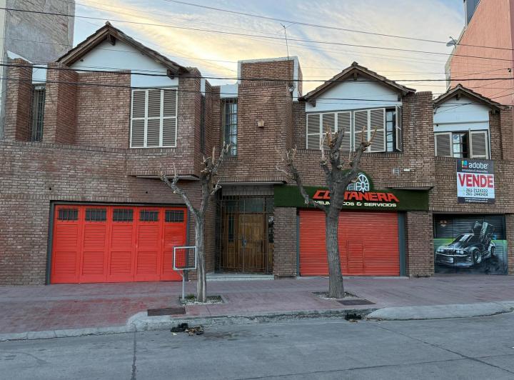 Local comercial · 328m² · 3 Dormitorios · 1 Cochera