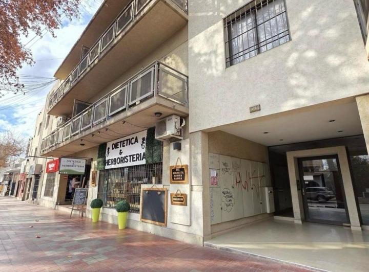 Departamento · 77m² · 6 Ambientes · 1 Cochera