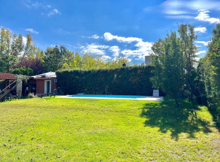 Casa · 204m² · 4 Ambientes · 3 Cocheras