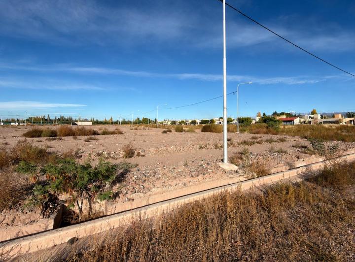 Terreno · 298m²