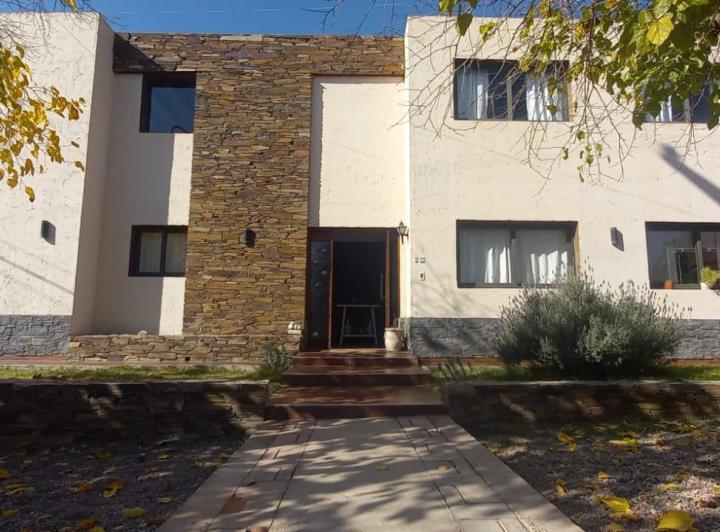 Casa · 165m² · 7 Ambientes · 2 Cocheras