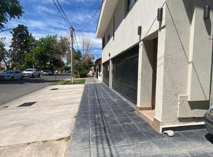 Local comercial · 155m²