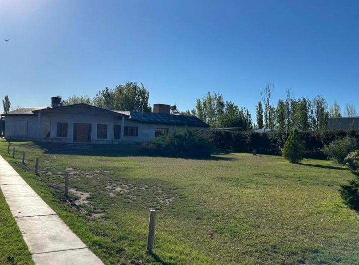 Casa · 200m² · 6 Ambientes · 2 Cocheras