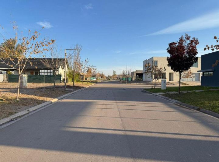 Terreno · 553m²