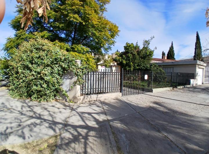 Casa · 200m² · 3 Ambientes · 1 Cochera