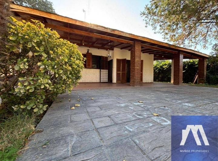 Casa · 220m² · 7 Ambientes · 2 Cocheras