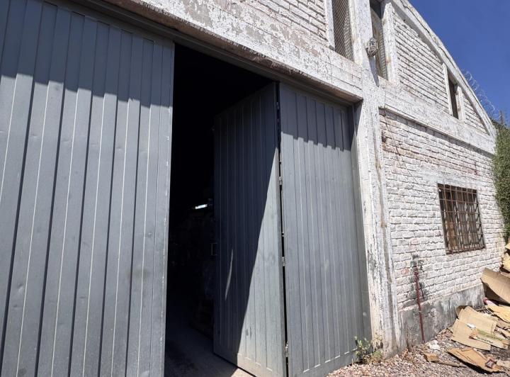 Local comercial · 709m²
