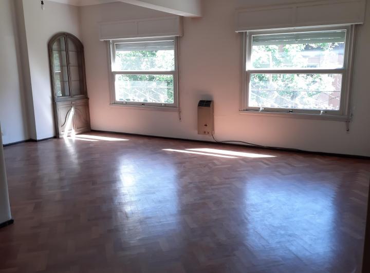 Departamento · 140m² · 8 Ambientes