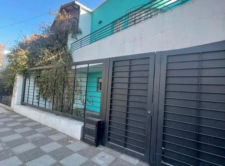 Casa · 200m² · 5 Ambientes · 1 Cochera