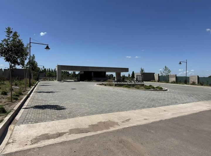 Terreno · 755m²