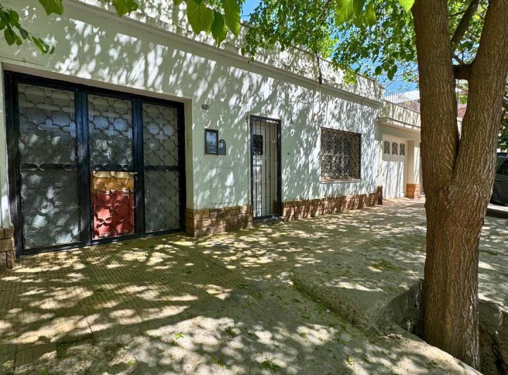 Casa · 152m² · 5 Ambientes · 1 Cochera