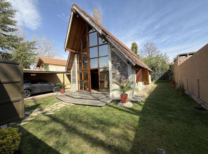 Casa · 307m² · 10 Ambientes · 4 Cocheras