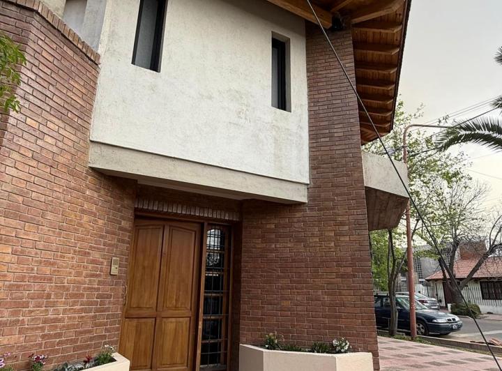Casa · 248m² · 5 Ambientes · 2 Cocheras