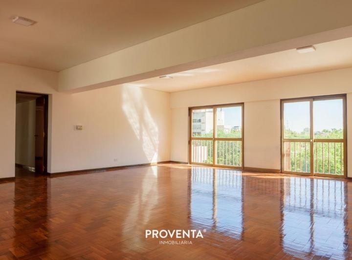 Oficina comercial · 192m² · 6 Ambientes · 2 Cocheras