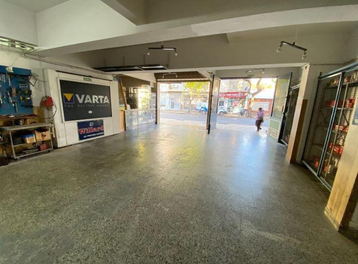 Local comercial · 334m² · 4 Ambientes · 2 Cocheras