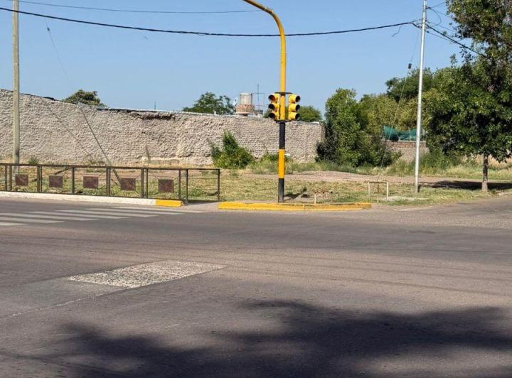 Terreno · 891m²