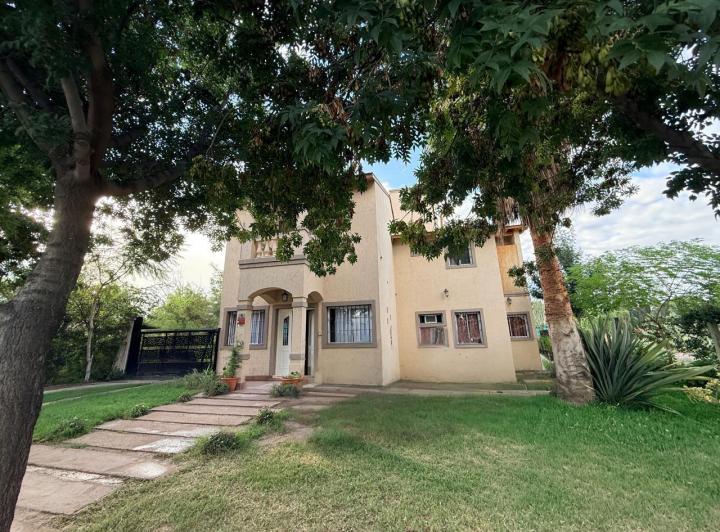 Casa · 185m² · 5 Ambientes