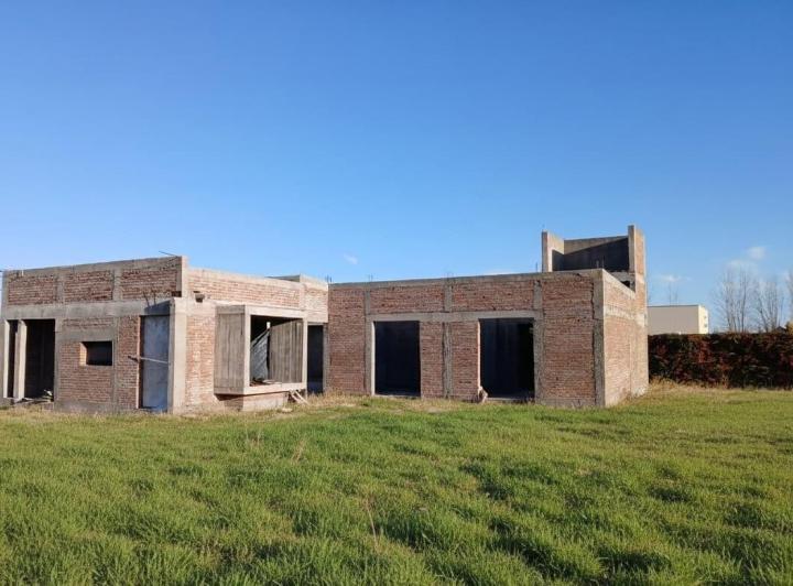 Terreno · 2000m² · 4 Ambientes