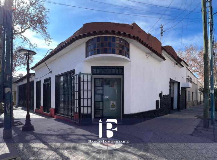 Depósito · 318m²