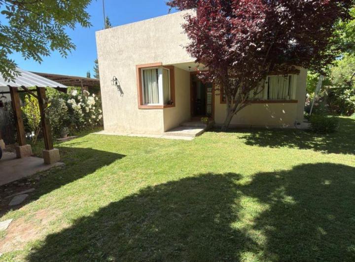 Casa · 180m² · 5 Ambientes · 1 Cochera