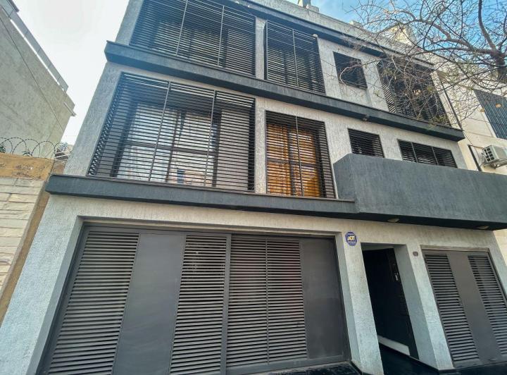 Casa · 235m² · 7 Ambientes · 1 Cochera