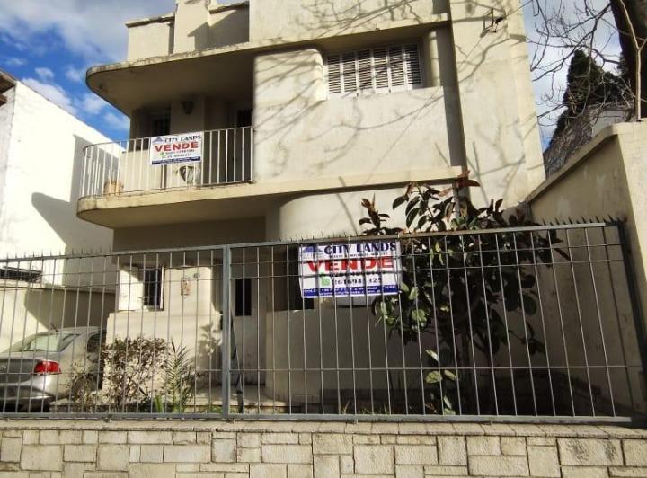 Casa · 199m² · 5 Ambientes · 2 Cocheras