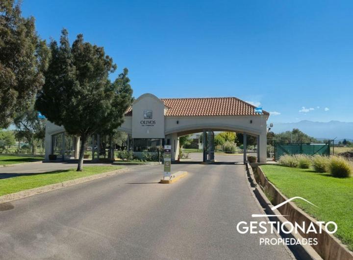 Casa · 170m² · 2 Ambientes · 2 Cocheras