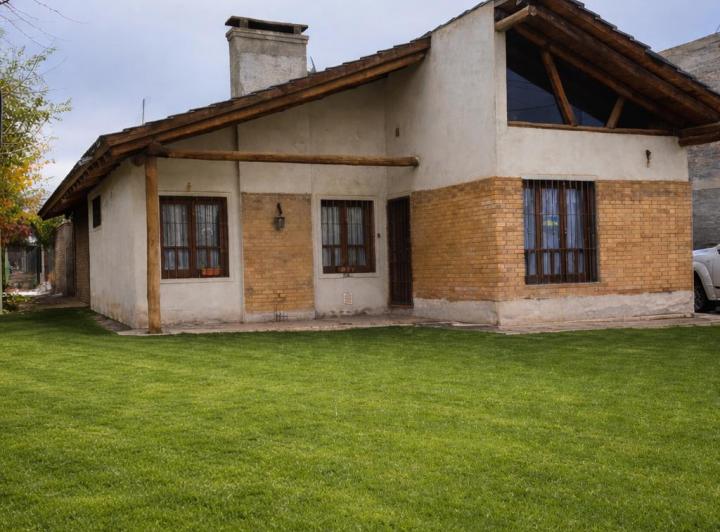 Casa · 177m² · 7 Ambientes · 1 Cochera