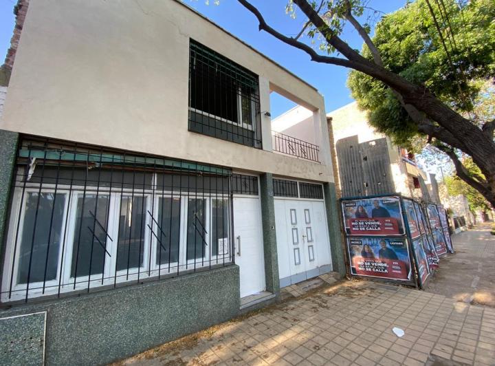 Casa · 150m² · 8 Ambientes · 1 Cochera