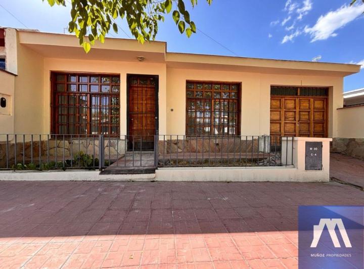 Casa · 116m² · 6 Ambientes · 1 Cochera
