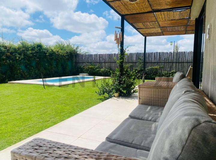Casa · 146m² · 5 Ambientes · 2 Cocheras