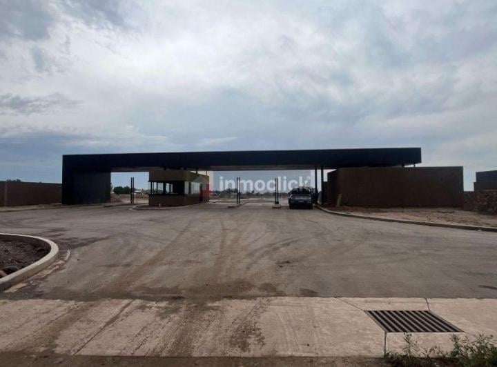Terreno · 300m²