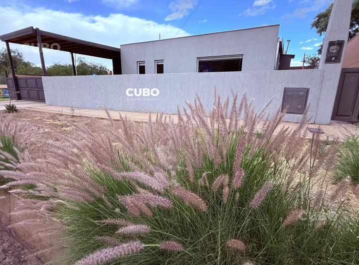 Casa · 120m² · 5 Ambientes · 2 Cocheras