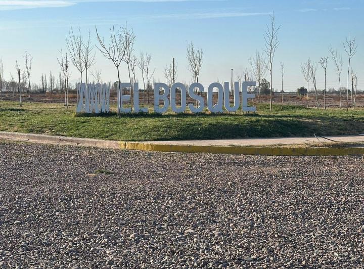 Terreno · 300m²
