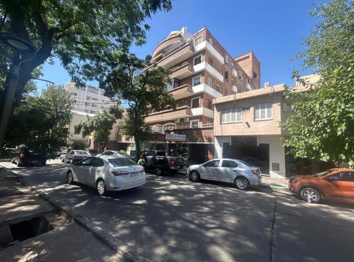 Departamento · 42m² · 4 Ambientes · 1 Cochera