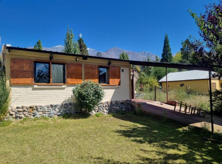 Casa · 75m² · 6 Ambientes · 3 Cocheras
