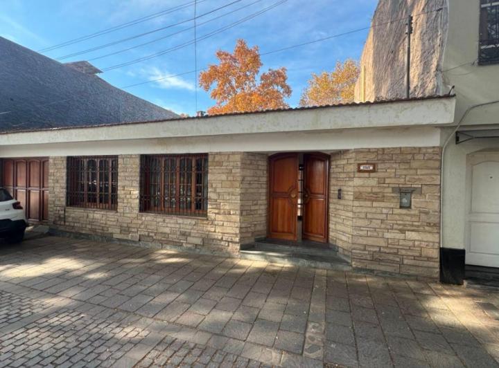Casa · 132m² · 5 Ambientes · 1 Cochera
