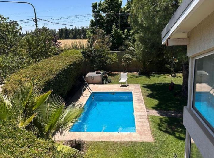Casa · 270m² · 6 Ambientes · 2 Cocheras