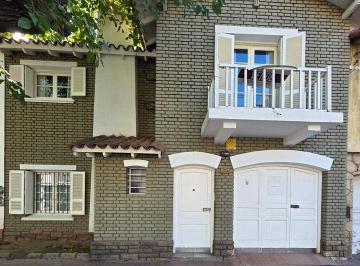 Casa · 180m² · 6 Ambientes · 1 Cochera