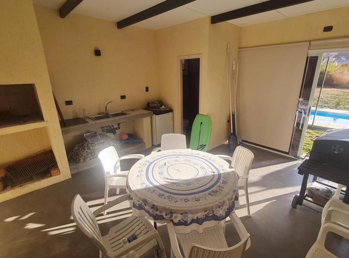 Casa · 210m² · 7 Ambientes · 2 Cocheras