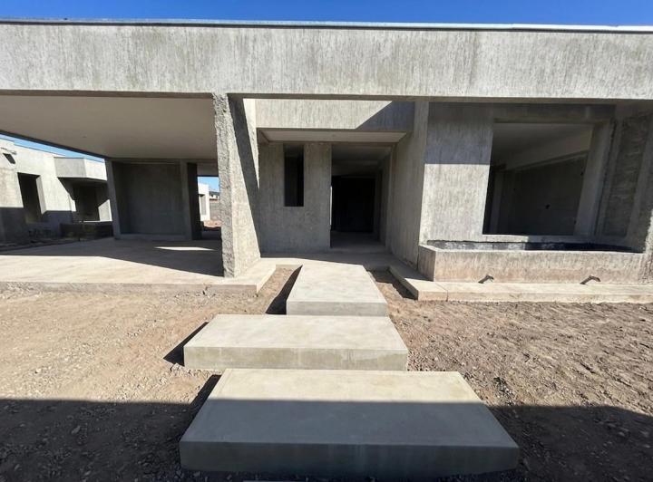 Casa · 228m² · 6 Ambientes · 2 Cocheras